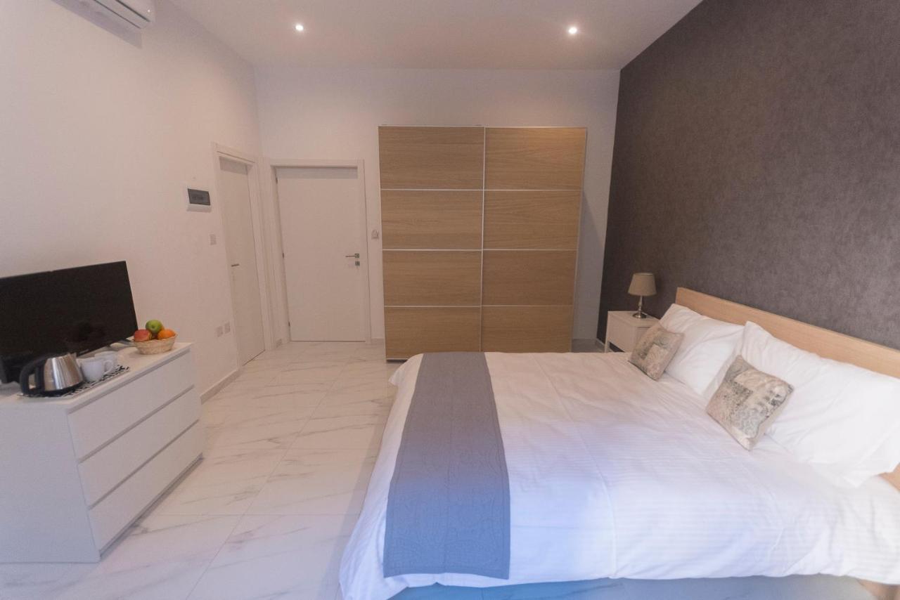 4 Bedroom Apartment Near Sliema Seafront Bagian luar foto
