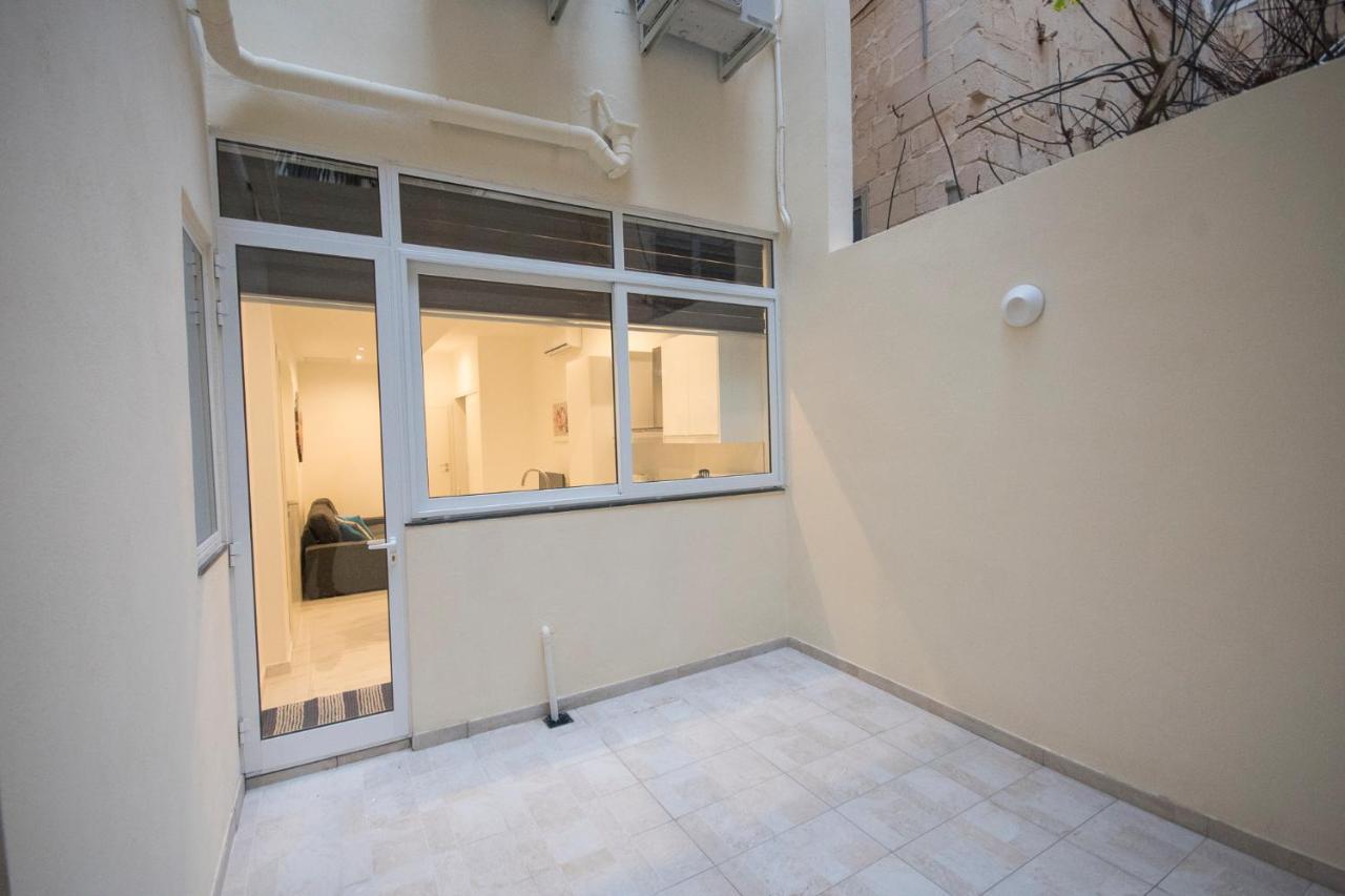 4 Bedroom Apartment Near Sliema Seafront Bagian luar foto