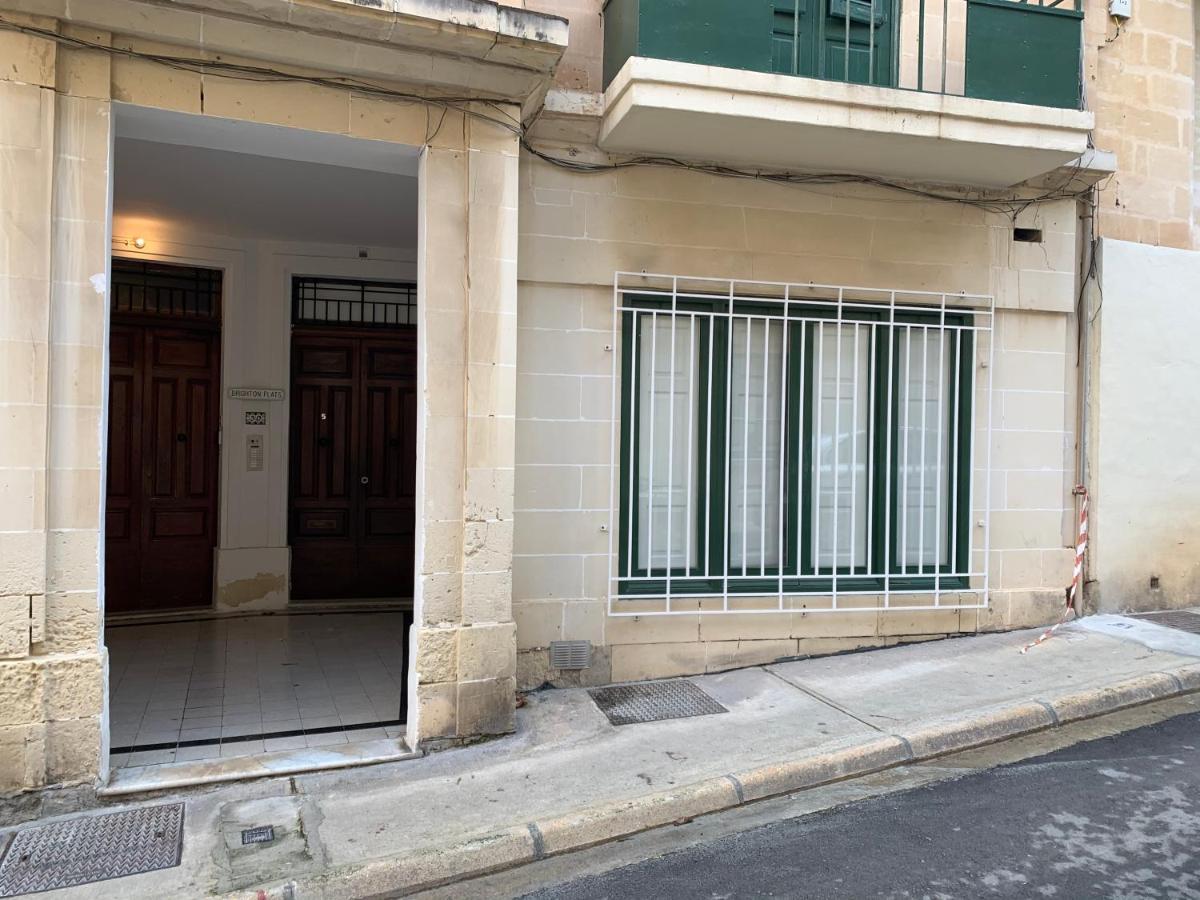 4 Bedroom Apartment Near Sliema Seafront Bagian luar foto